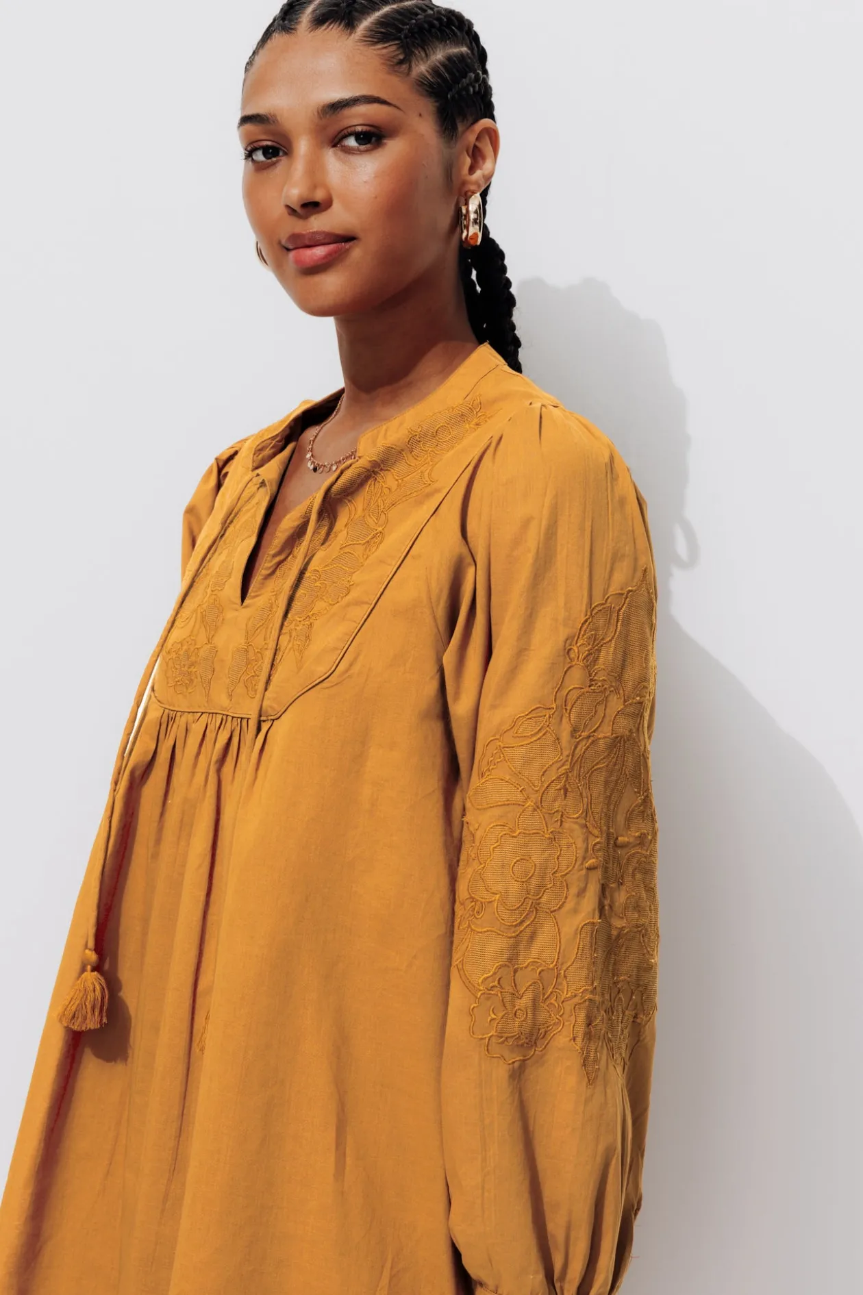 Promod Robe courte brodée Femme - Ocre Fashion